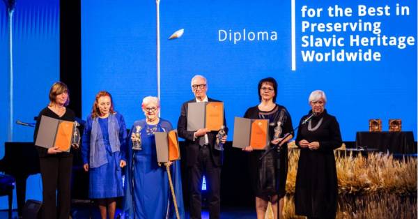 Rangos nemzetközi elismerésben részesült a nemzetiségi bázisintézményi...