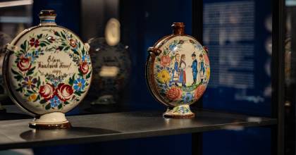 Régi falak időutazói – gondolatok a Néprajzi Múzeum: Hétköznapi luxus – A királyné asztalától a parasztházig című kiállítás kapcsán