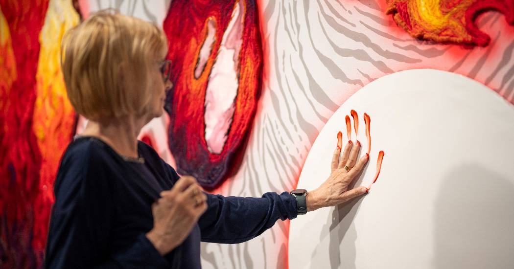 (El)várt kaland, mely feloldásért kiált – Már csak néhány napig látható a HAB Sorsfordulat: Radikális találkozások című kiállítása