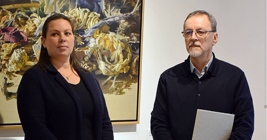 Kidobásra ítélt tárgyak aranykora - A közönség szívét is meghódította Molnár László József csendélete a 71. Vásárhelyi Őszi Tárlaton